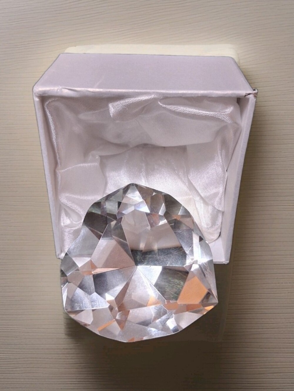 Oleg Cassini Crystal Paperweight Cut Diamond Marquise Clear 2” NIB
